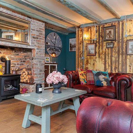 Boutique Fisherman'S Cottage In Old Town Скарборо Екстер'єр фото